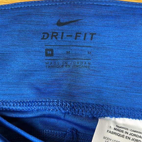 Nike brand women’s workout leggings 3/4 length size M blue color - Picture 6 of 6